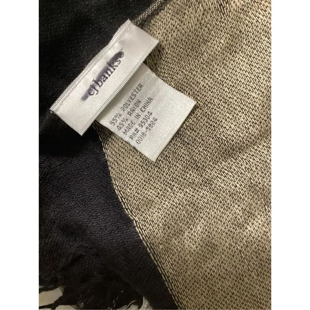 New. C. J. Banks scarf. Retails $69 - Picture 8 of 8